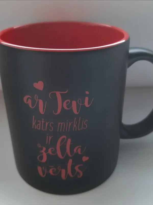 Prece Krūze MELNA /Bafy ar gravējumu - vienpusēju Attēls