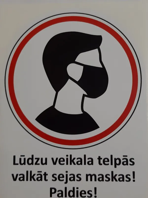 Prece Uzlīme - Lūdzu valkāt sejas maskas! 15x20cm Attēls